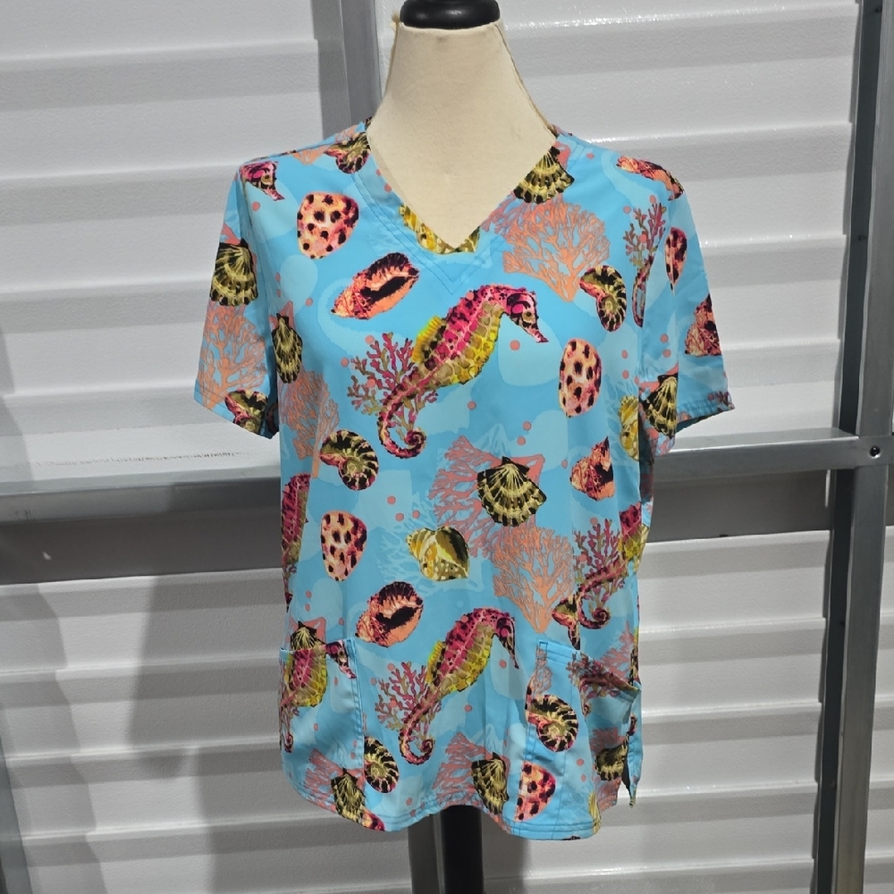 Butter Soft Stretch Scrub Top with Multicolor Sea Life Design Size Large‎